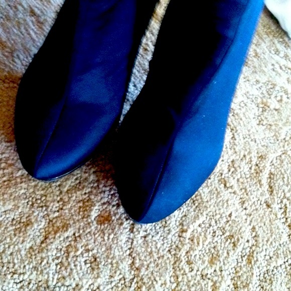 Gorgeous black ankle stiletto heal booties - Picture 2 of 4